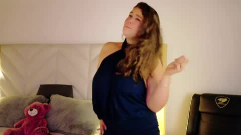 Anaise  online show from May 27, 11:40 am