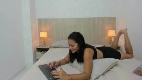 Analia online show from September 17, 4:21 am