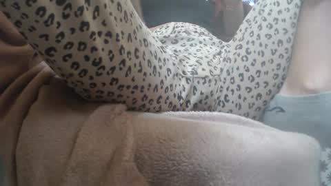 analove200 online show from March 11, 5:02 am
