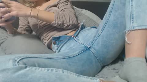 analove200 online show from February 18, 4:38 pm