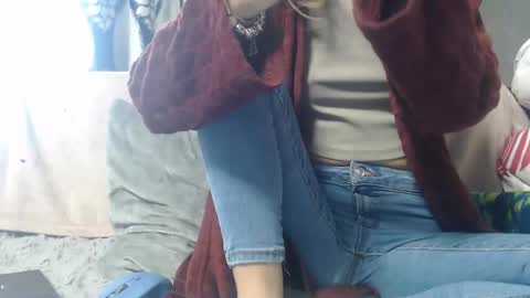 analove200 online show from February 19, 12:44 pm