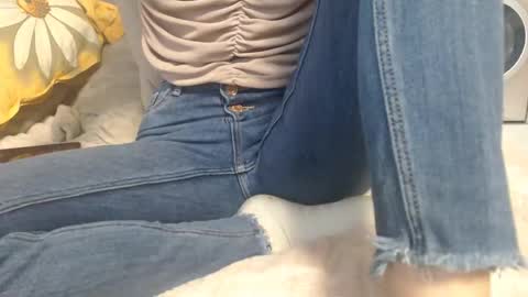 analove200 online show from February 17, 12:16 pm
