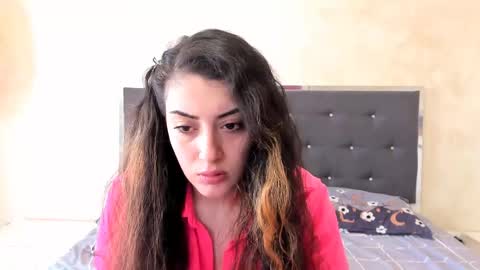 SuzziePregment online show from May 4, 9:02 am