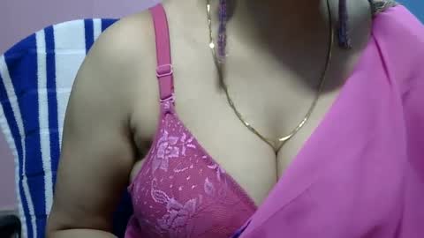 Snapshot of anamika794088 chatting on December 3, 11:10 am anamika794088 online show from December 3, 11:10 am