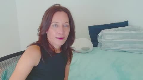 anapereira12 online show from May 14, 4:46 pm
