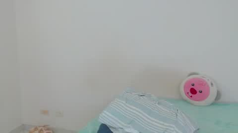 anapereira12 online show from May 8, 6:54 pm