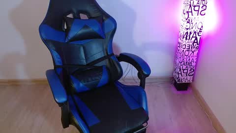 ana 3 online show from October 25, 1:57 am