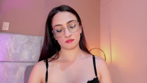 Andra Cyrus online show from May 8, 12:58 am