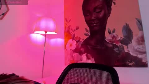 A l e online show from December 1, 7:49 pm