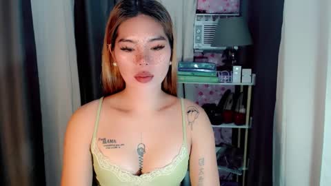 andrea06121998 online show from April 5, 5:12 pm