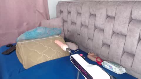 Andrea bigtits69 online show from May 22, 11:03 pm