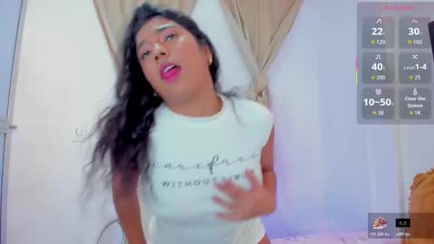 Andrea online show from December 18, 7:40 pm