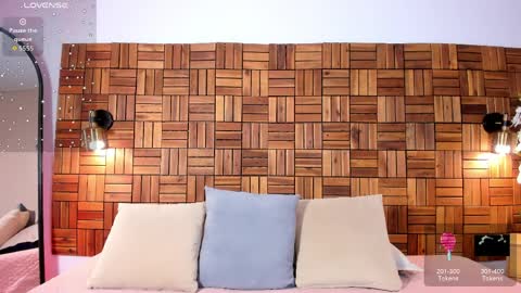 Andrea Zoelins online show from April 5, 2:05 pm