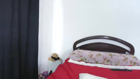 Andrea online show from April 7, 8:11 pm