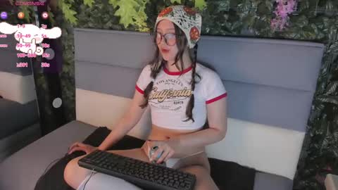 Snapshot of andromeda_blue__ chatting on March 11, 8:09 pm online show from March 11, 8:09 pm