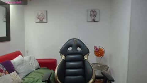 andy_eagleton_20 online show from May 6, 3:10 am