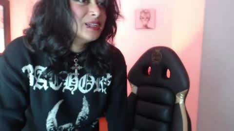 andy_eagleton_20 online show from May 8, 3:21 am