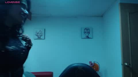 andy_eagleton_20 online show from May 12, 2:53 am