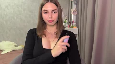 Sophie online show from September 18, 4:27 pm
