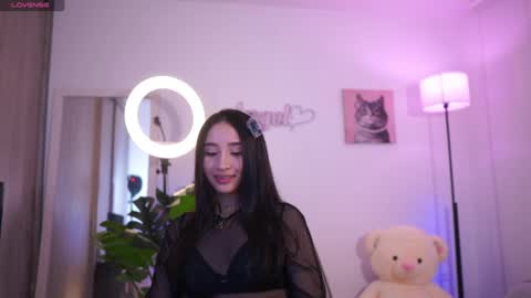 Snapshot of angeeel_ chatting on September 30, 5:02 am Angel online show from September 30, 5:02 am
