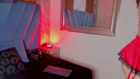 angel__red_ online show from November 6, 3:23 am