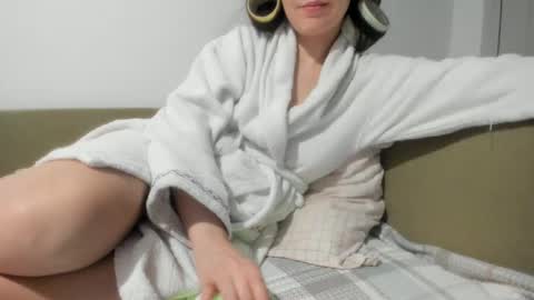 angel_lee__ online show from March 3, 2:21 pm