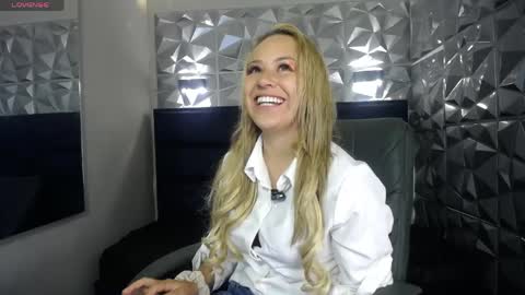 Angel online show from May 22, 11:30 am