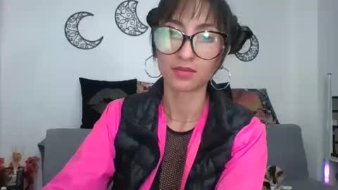 Snapshot of angela_mis chatting on March 4, 12:39 am Angela online show from March 4, 12:39 am