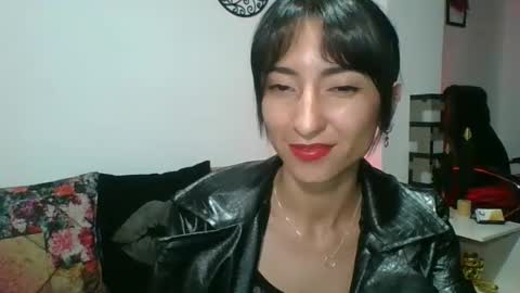 Snapshot of angela_mis chatting on January 30, 3:44 am Angela online show from January 30, 3:44 am
