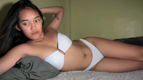 Snapshot of angela_scar chatting on October 1, 6:02 pm angela online show from October 1, 6:02 pm