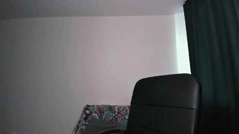 glow online show from May 8, 3:48 pm