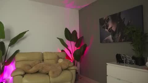 annita online show from November 19, 7:25 pm