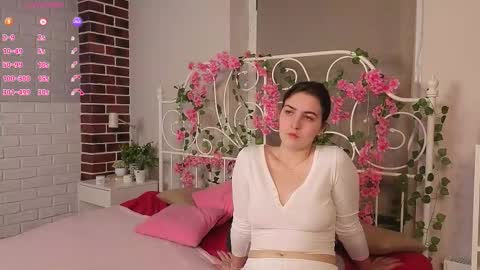 Roxi online show from March 22, 7:09 pm