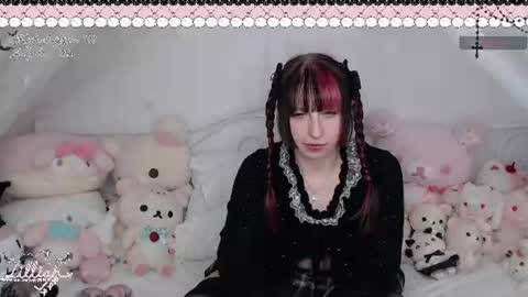 lillian online show from July 6, 1:55 am