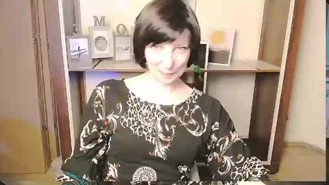 Angelina online show from May 11, 2:45 pm