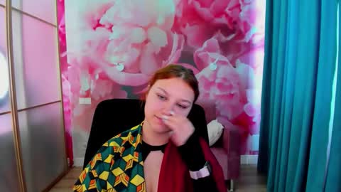 AngelinaLow online show from May 11, 11:23 am