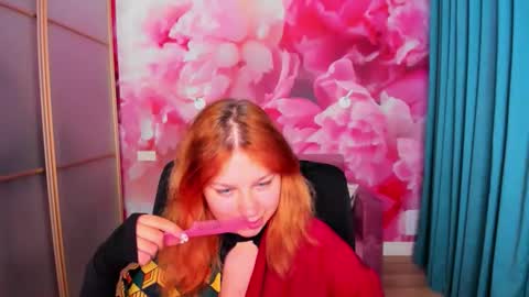 AngelinaLow online show from May 12, 4:13 pm