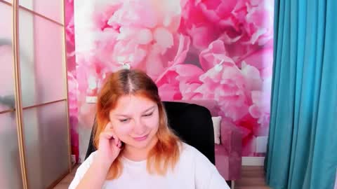 AngelinaLow online show from May 18, 11:27 am