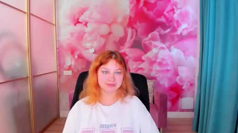 AngelinaLow online show from May 2, 5:55 am