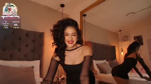 Snapshot of angelinarosss_ chatting on December 24, 4:19 pm online show from December 24, 4:19 pm
