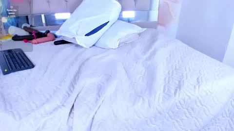 Angeline online show from February 12, 8:32 pm