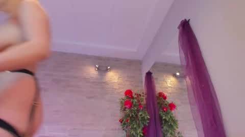 angelinsin online show from May 4, 6:28 am