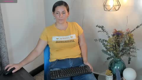ANGIE online show from December 21, 1:32 pm
