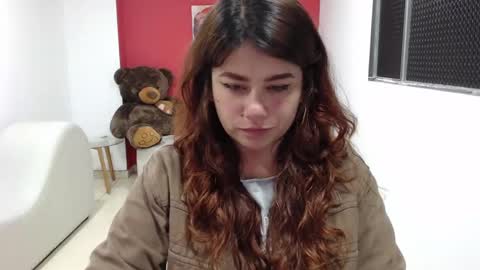 Annie online show from October 4, 8:02 pm