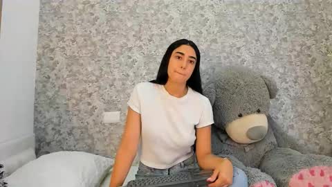 anika_h online show from January 19, 12:01 pm