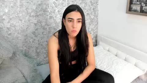 anika_h online show from May 6, 12:42 pm