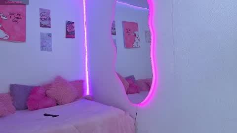 anisha_vela online show from April 7, 1:24 pm