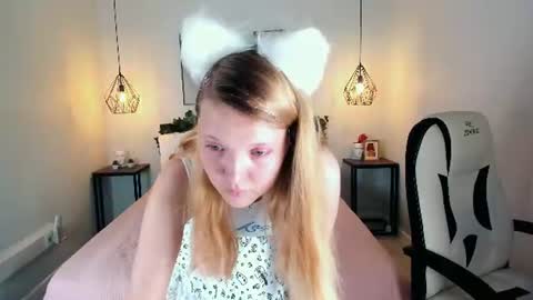 Anita online show from July 5, 9:15 am