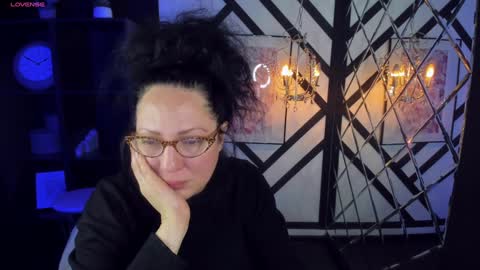 Anita online show from December 29, 4:08 pm