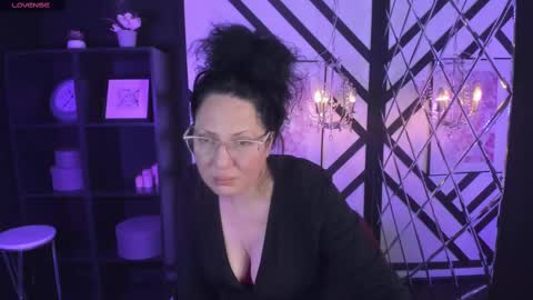 Anita online show from March 5, 9:17 pm